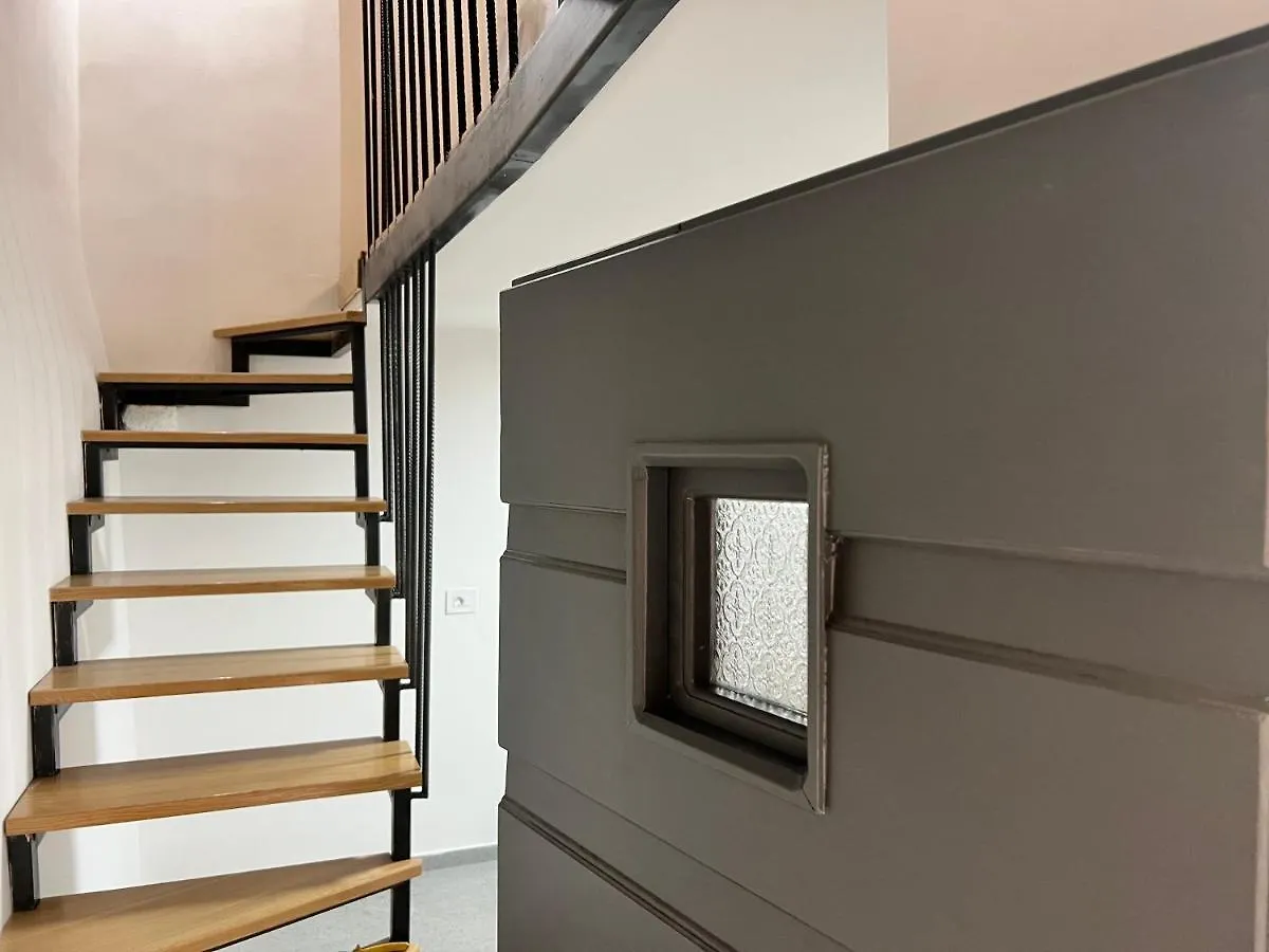 Daire Seayou!***Charming 1-Bedroom Rental Unit In The Old City Center Of Cres Hırvatistan